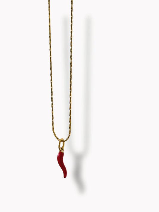 Pica pica chain